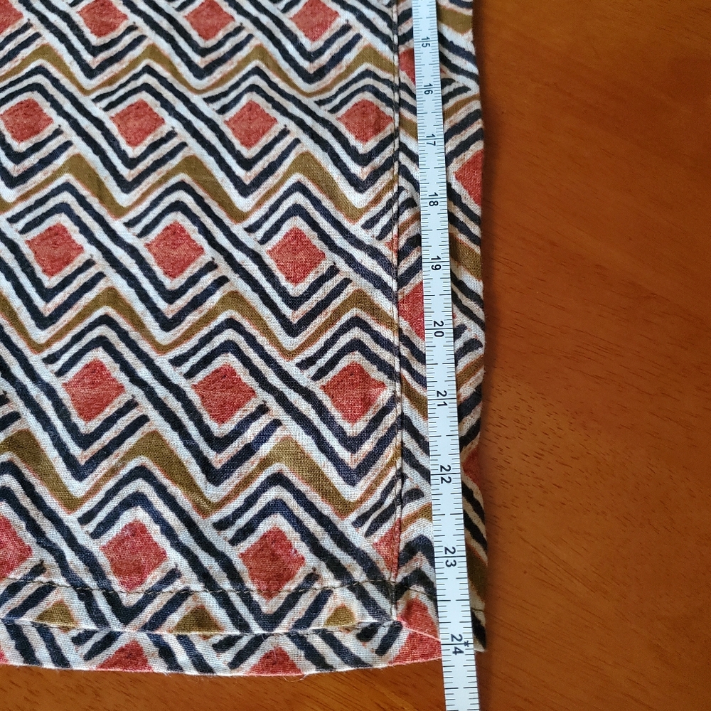 Tahari Geometric Print 100% Linen Capri Pants. High Waist. 28x24. Size M Medium - Picture 4 of 7